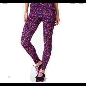 NWT - Women's Nike Legend Tight Fit Tights